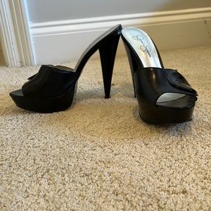 Jessica Simpson size 8 1/2 black heels